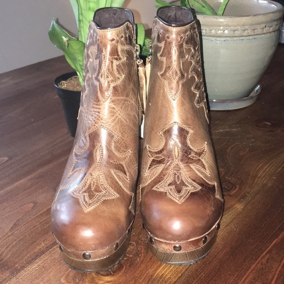 ariat platform boots
